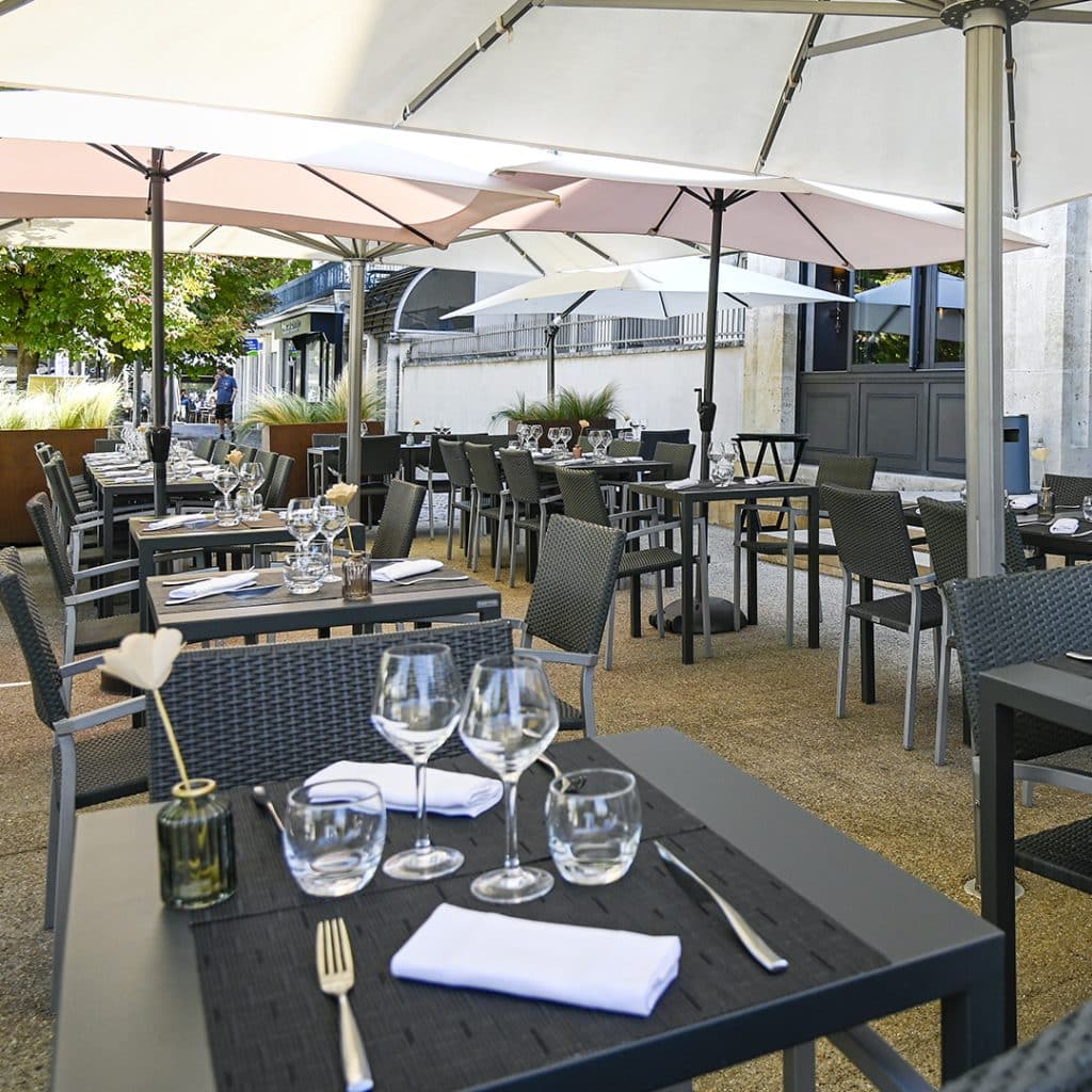 Terrasse du restaurant L'O à la Bouche à Cahors - Bonnes Tables du Lot