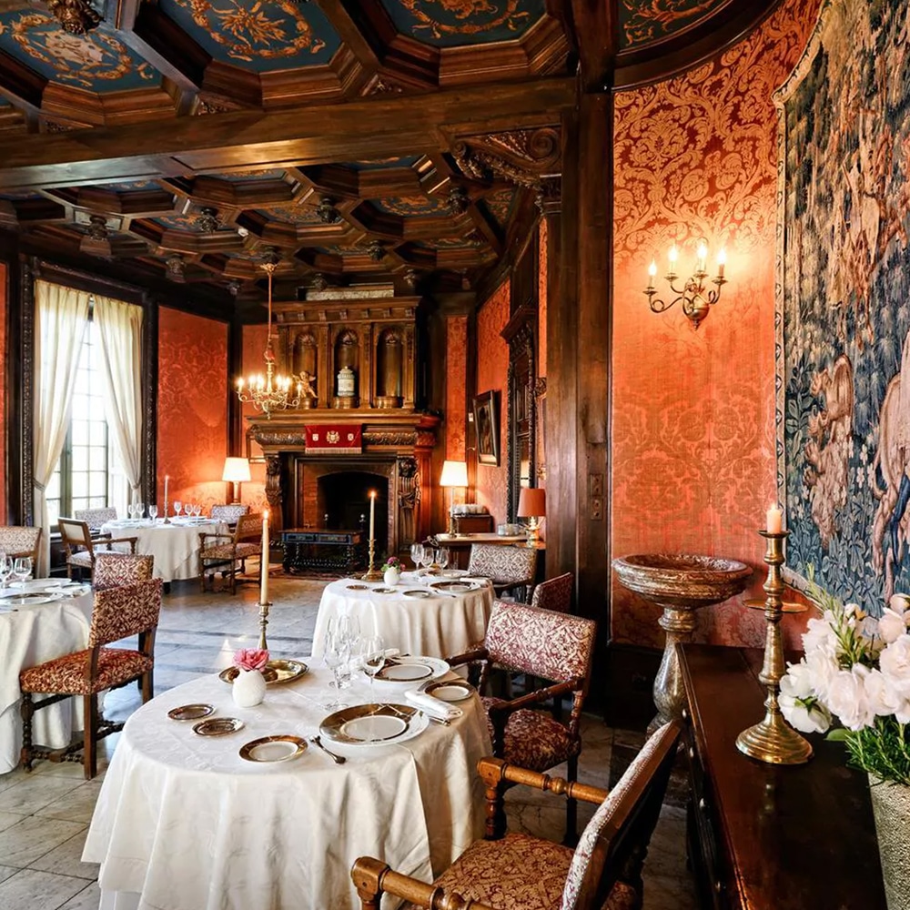 Salle du restaurant Le Château de la Treyne à Lacave - Bonnes Tables du Lot